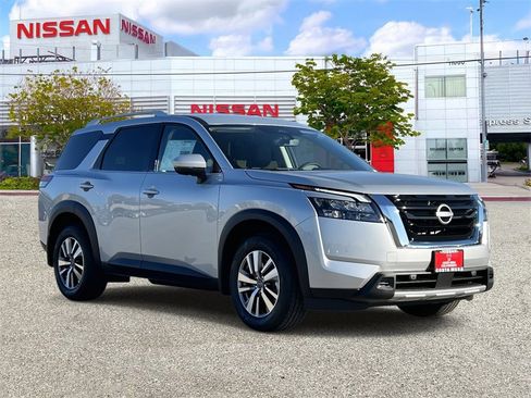 New 2025 Nissan Pathfinder SL image 5