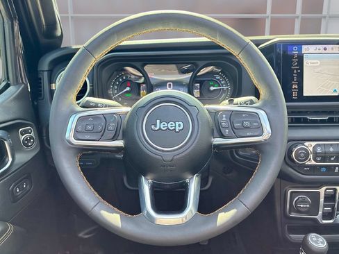 Used 2024 Jeep Wrangler Unlimited Sahara w/ Technology Group AWD/4WD image 24