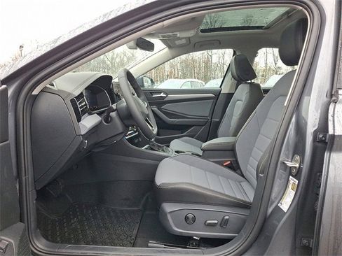 New 2026 Volkswagen Jetta SE image 6