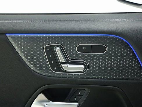 Used 2024 Mercedes-Benz GLB 250 4MATIC image 23