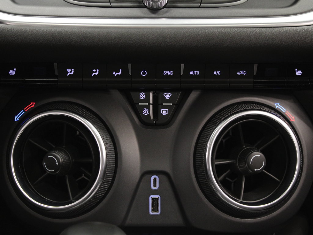 Used 2024 Chevrolet Blazer LT w/ Sound & Technology Package FWD image 28