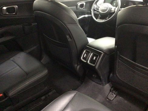 Used 2025 Kia Sorento EX AWD/4WD image 29