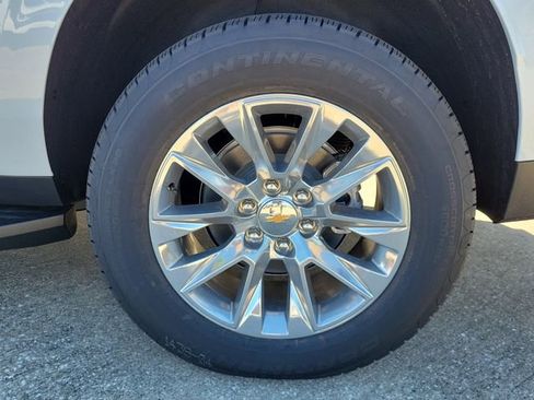 New 2026 Chevrolet Suburban Premier image 5