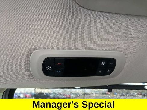 Used 2024 Chrysler Pacifica Touring-L FWD image 31