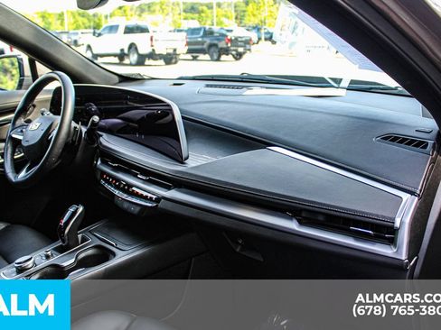 Used 2025 Cadillac XT4 Premium Luxury FWD image 22