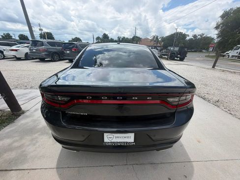 Used 2019 Dodge Charger SXT RWD image 7
