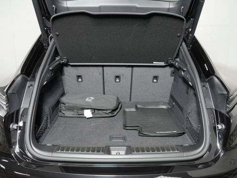 Certified 2025 Porsche Macan 4S Electric AWD/4WD image 45