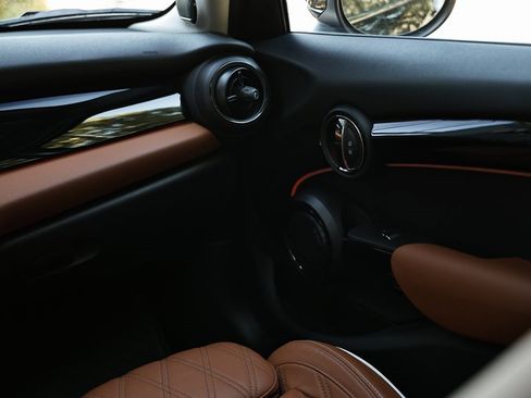 Used 2023 MINI Cooper S image 29