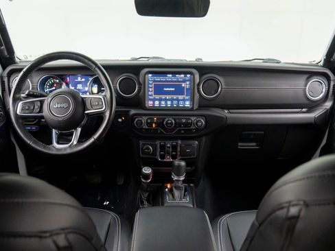 Used 2022 Jeep Wrangler Unlimited Sahara w/ Cold Weather Group image 9