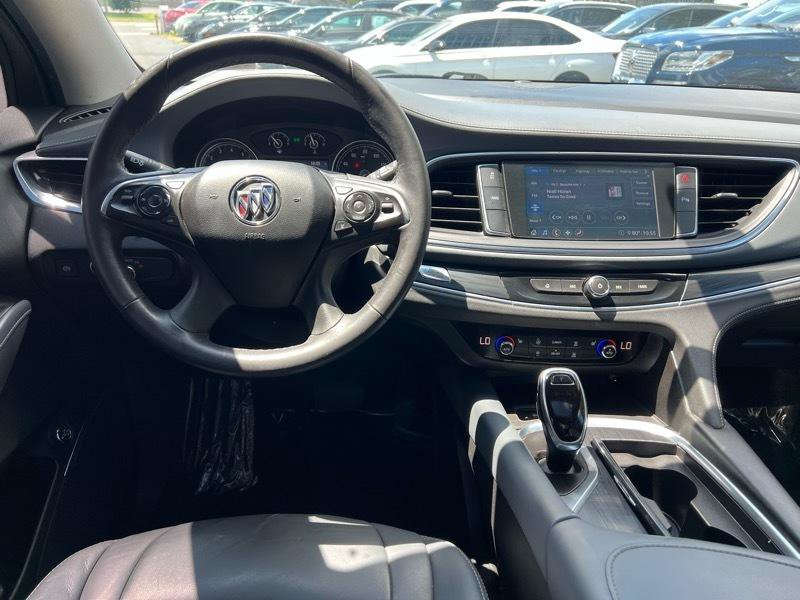 Used 2020 Buick Enclave Essence AWD/4WD image 17