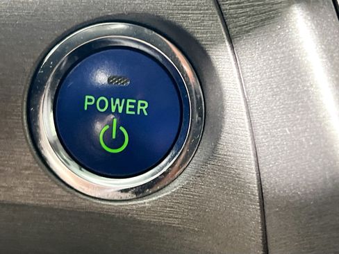 Used 2015 Toyota Prius Two image 24