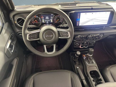 New 2026 Jeep Wrangler Unlimited Sahara AWD/4WD image 28