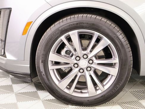 Used 2025 Cadillac XT6 Premium Luxury image 20