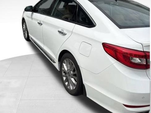 Used 2015 Hyundai Sonata Limited w/ Option Group 06 FWD image 7