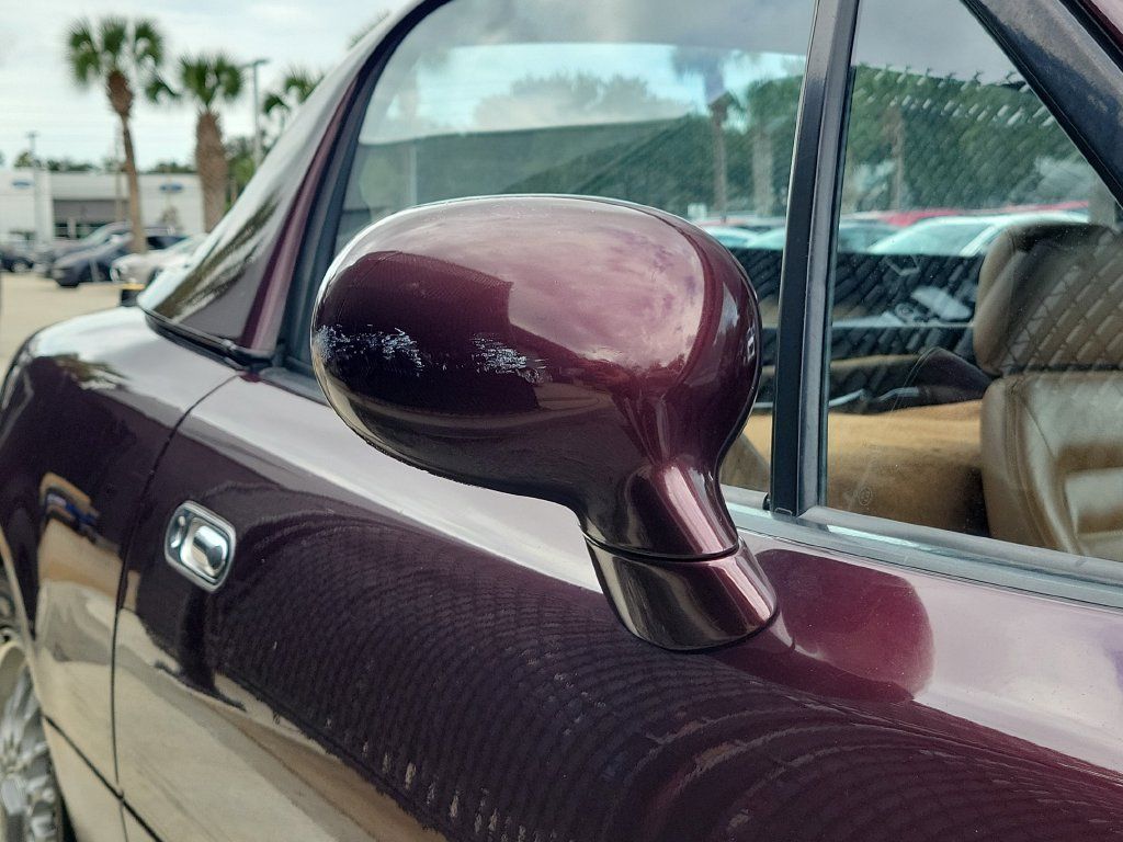 Used 1995 MAZDA MX-5 Miata RWD image 12