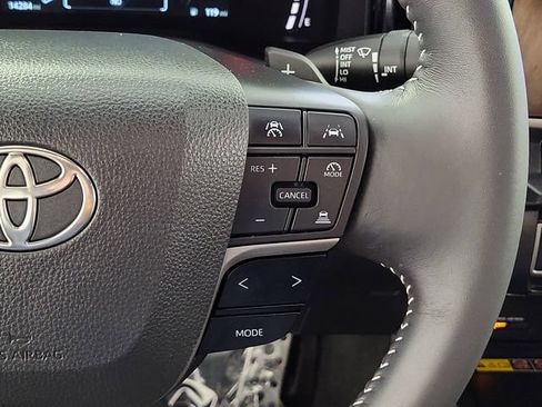 Used 2025 Toyota Camry SE FWD image 25