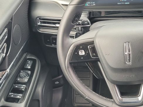Used 2025 Lincoln Corsair FWD image 13