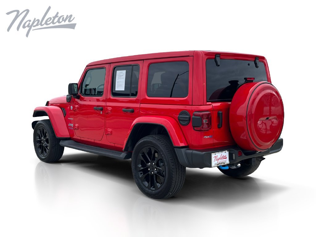 Used 2022 Jeep Wrangler Unlimited Sahara w/ Cold Weather Group AWD/4WD image 3