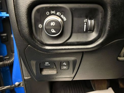 Used 2020 RAM 1500 Big Horn AWD/4WD image 12