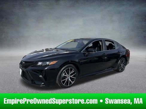 Used 2023 Toyota Camry SE FWD image 1