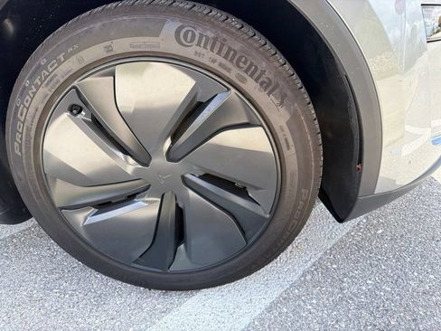 Used 2026 Tesla Model Y 2WD image 8