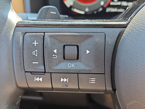 Used 2023 Nissan Rogue Platinum w/ Platinum Premium Package AWD/4WD image 21
