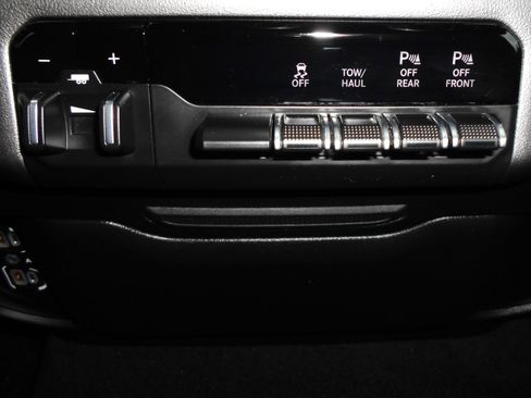 Certified 2019 RAM 1500 Big Horn AWD/4WD image 14