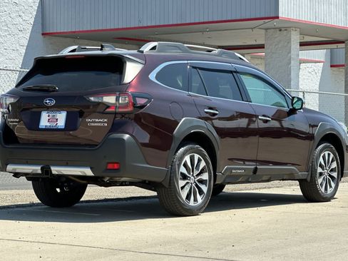 Used 2024 Subaru Outback Touring XT AWD/4WD image 3