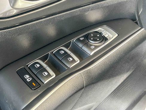 Used 2021 Kia Sorento S w/ Panoramic Sunroof Package AWD/4WD image 25
