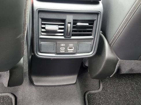 Used 2025 Subaru Forester Premium AWD/4WD image 25
