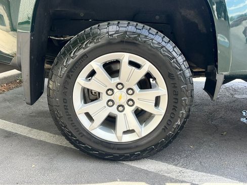 Used 2015 Chevrolet Colorado LT AWD/4WD image 11