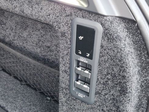 New 2026 Land Rover Range Rover Long Wheelbase SE image 35