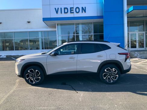 New 2026 Chevrolet Trax RS image 4