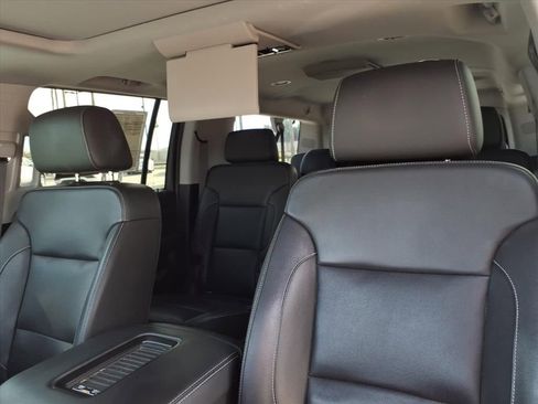 Used 2019 Chevrolet Suburban Premier image 18