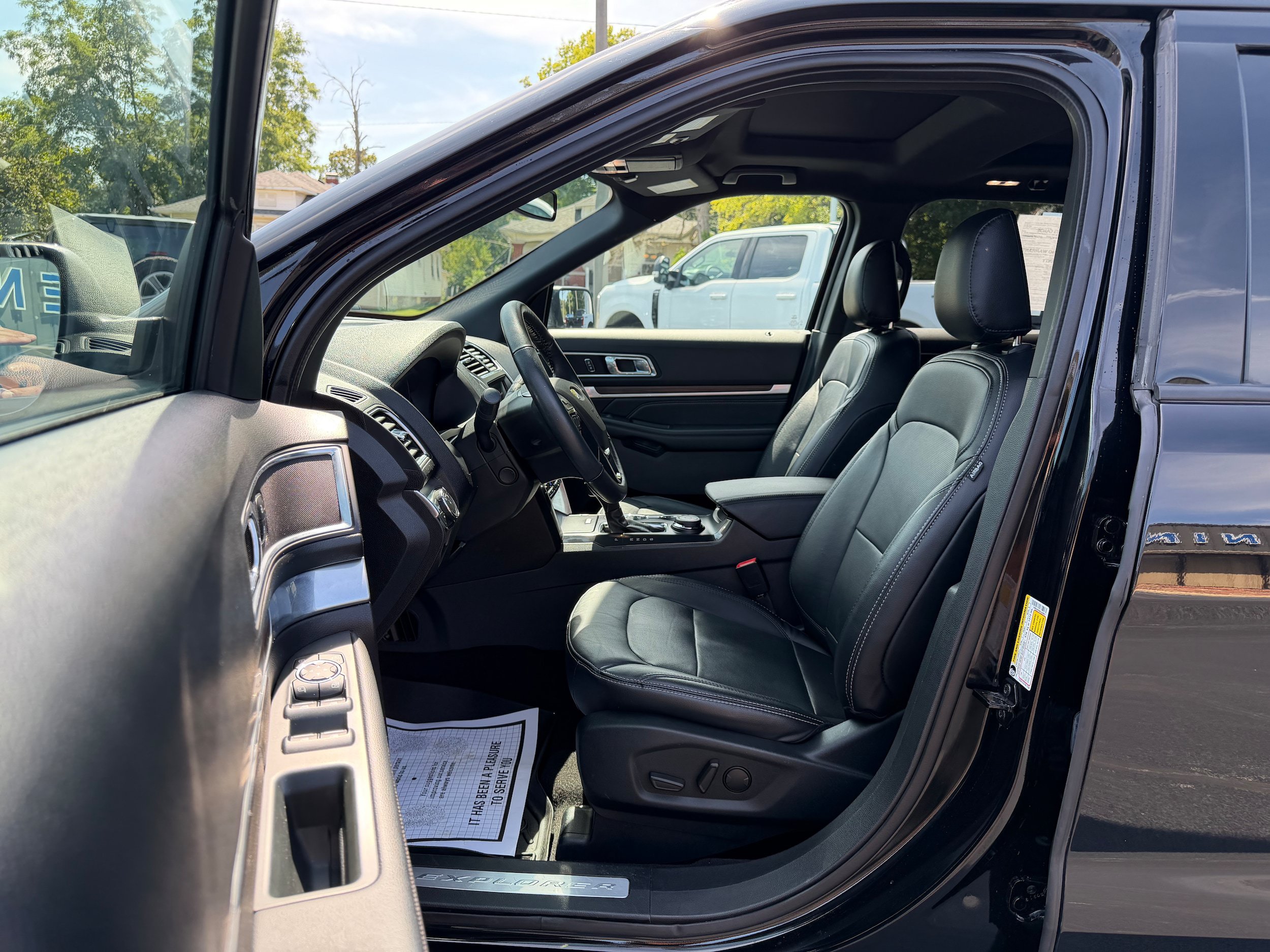 Used 2019 Ford Explorer Limited AWD/4WD image 11