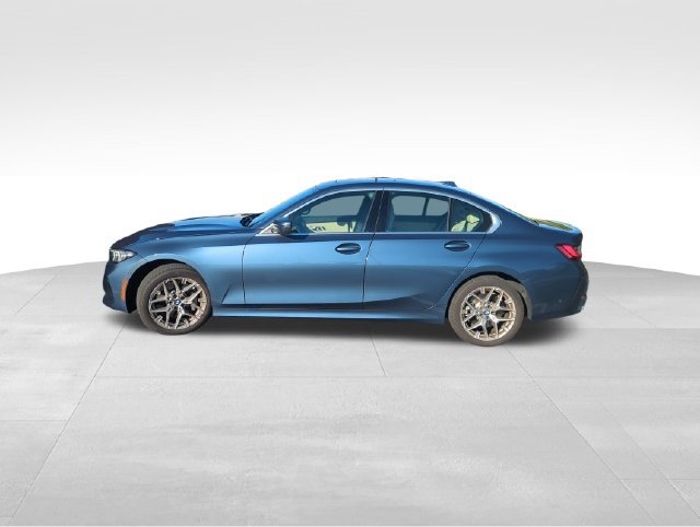 Used 2025 BMW 330i xDrive Sedan w/ Premium Package AWD/4WD image 3