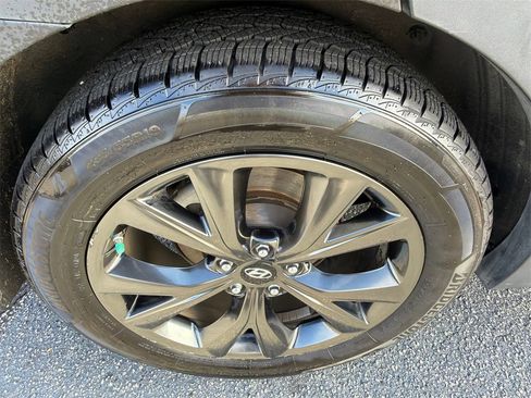 Used 2017 Hyundai Santa Fe Sport image 17