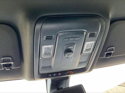 Used 2021 Chevrolet Tahoe Z71 AWD/4WD image 33