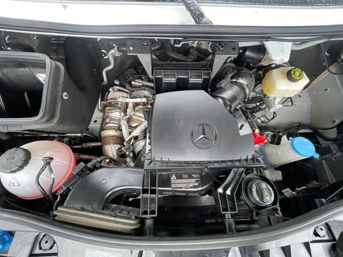 Used 2024 Mercedes-Benz Sprinter 2500 image 25