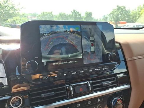 Used 2024 Nissan Pathfinder Platinum w/ Cargo Package FWD image 14