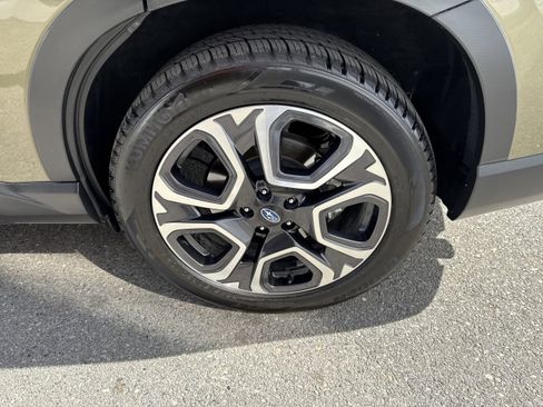 Used 2023 Subaru Ascent Limited image 8