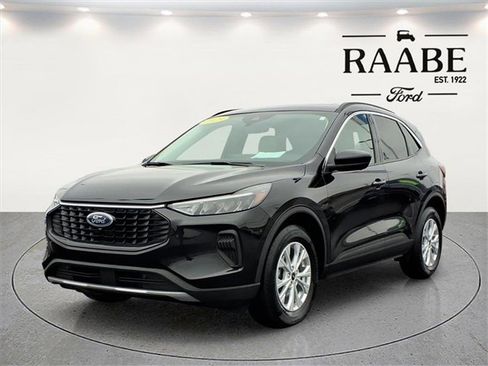 Used 2023 Ford Escape Active w/ Tech Pack #2 image 3