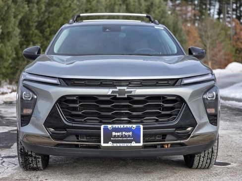 Used 2024 Chevrolet Trax ACTIV w/ Driver Confidence Package image 2