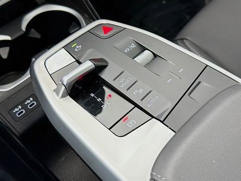 Used 2023 BMW X1 xDrive28i w/ Premium Package image 17