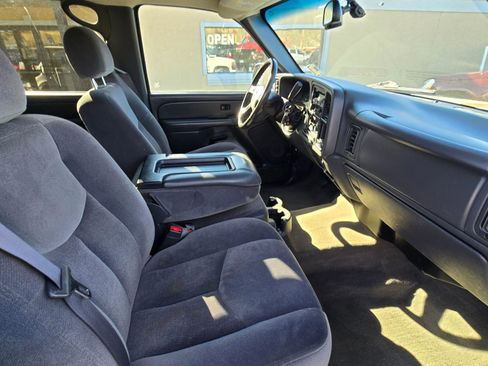 Used 2004 GMC Sierra 2500 SLE w/ Skid Plate Package image 14