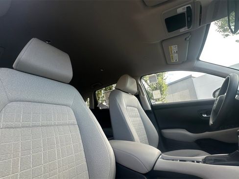 New 2026 Honda HR-V LX image 18