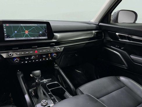 Used 2024 Kia Telluride S image 16