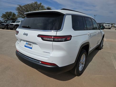 New 2025 Jeep Grand Cherokee L Laredo image 6