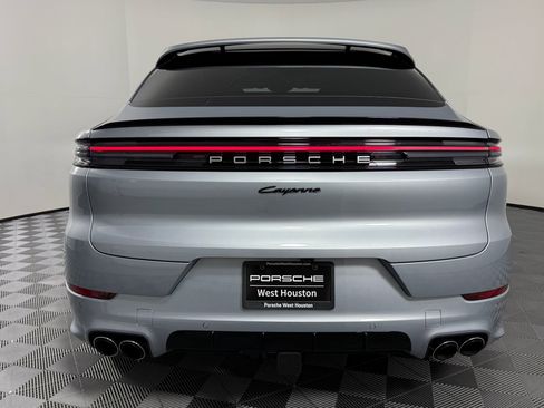 New 2026 Porsche Cayenne E-Hybrid image 10