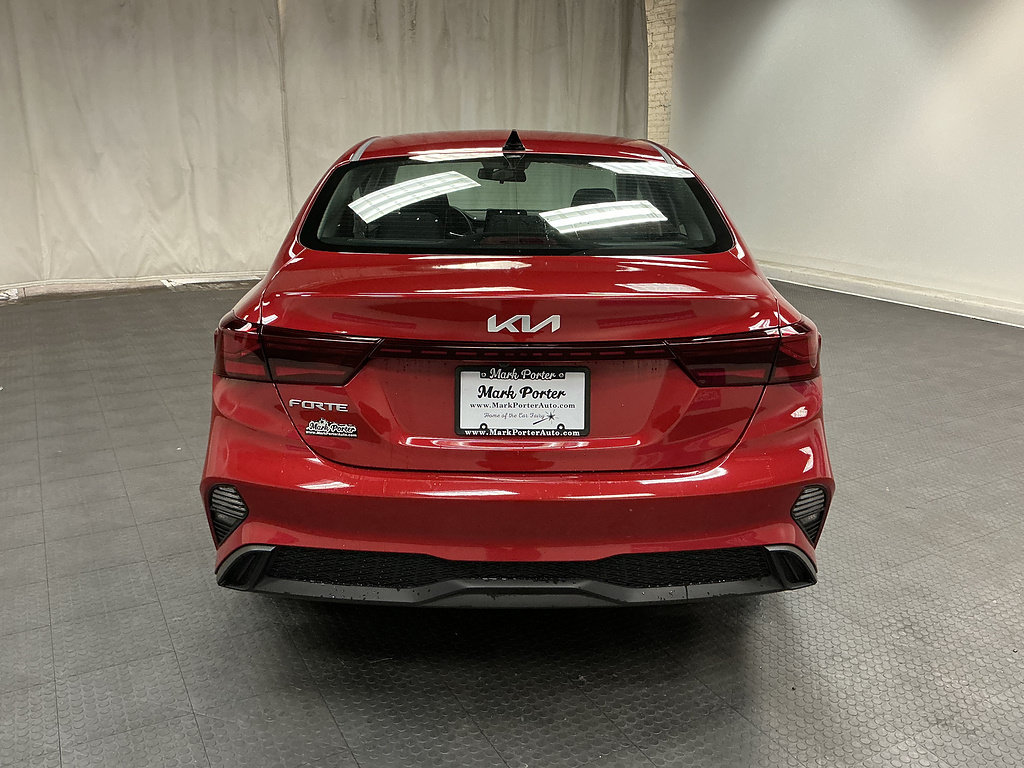 Used 2024 Kia Forte LXS w/ LXS Technology Package FWD image 4